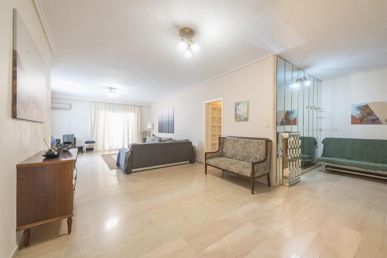 Lovely & Spacious 2-Bedroom Rental Unit In Glifada Atenas Exterior foto