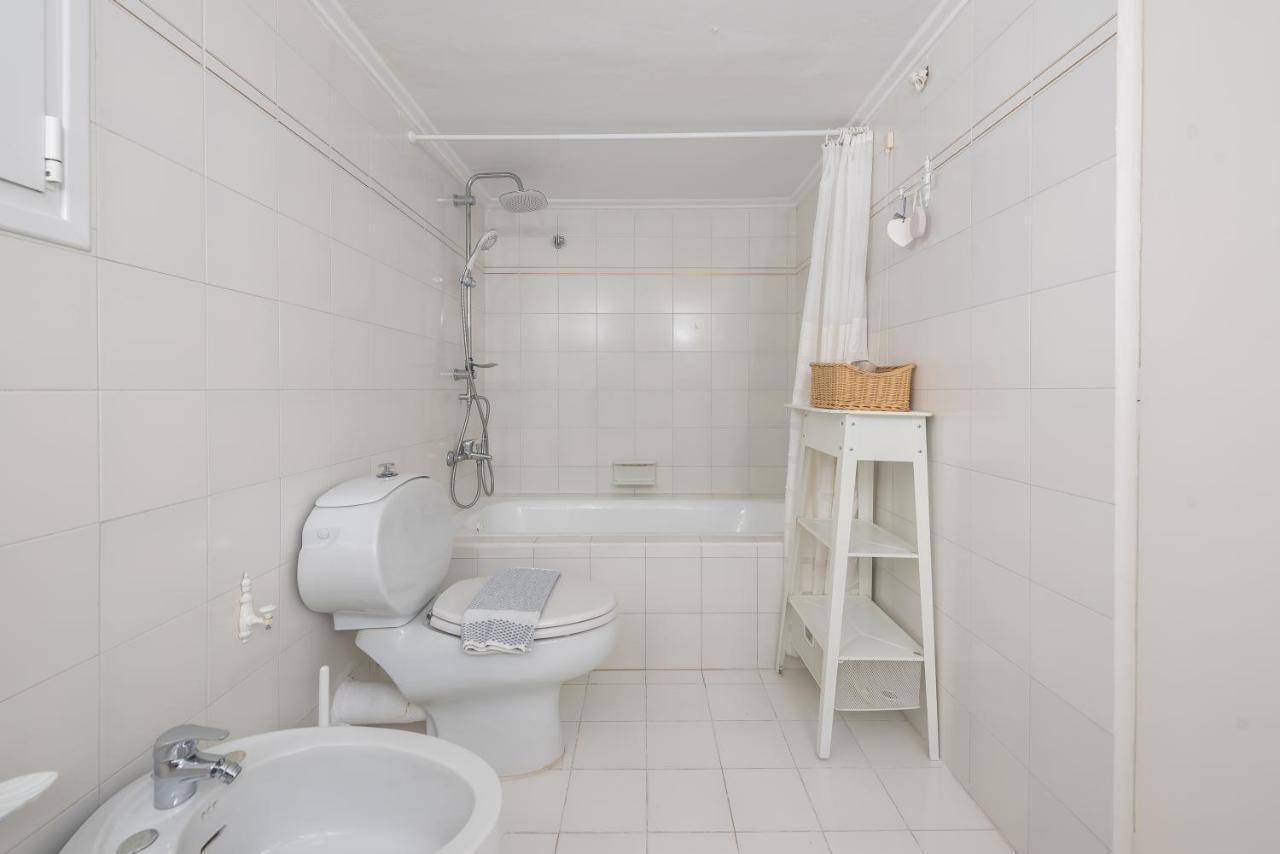 Lovely & Spacious 2-Bedroom Rental Unit In Glifada Atenas Exterior foto