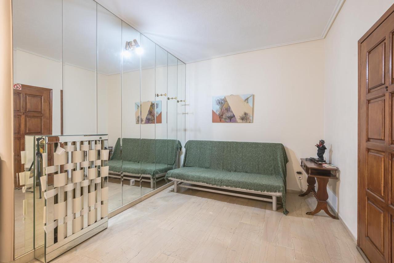 Lovely & Spacious 2-Bedroom Rental Unit In Glifada Atenas Exterior foto